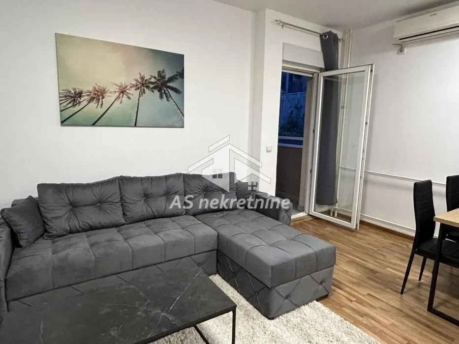Izdavanje, dvosoban stan, 48m², Cvetkova Pijaca, Zvezdara Sve Podlokacije