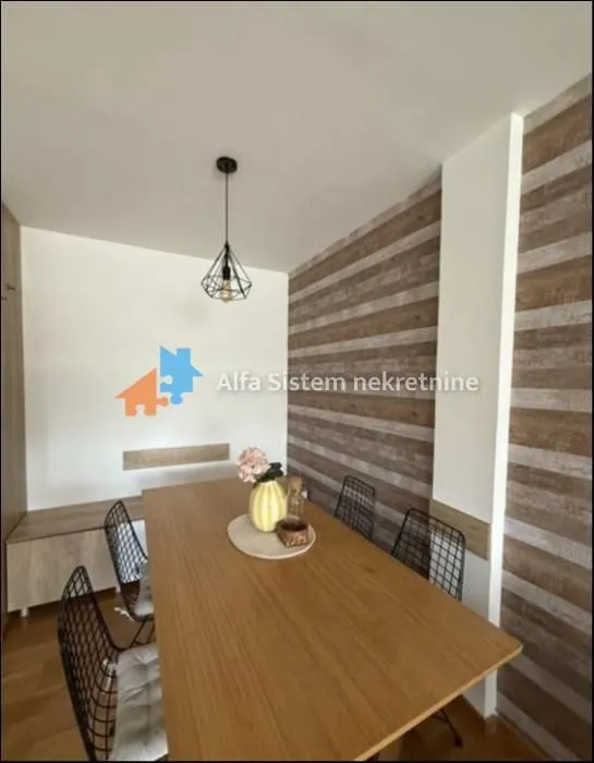 Izdavanje, trosoban stan, 70m², Novi Beograd Blok 1 Fontana, Novi Beograd Sve Podlokacije