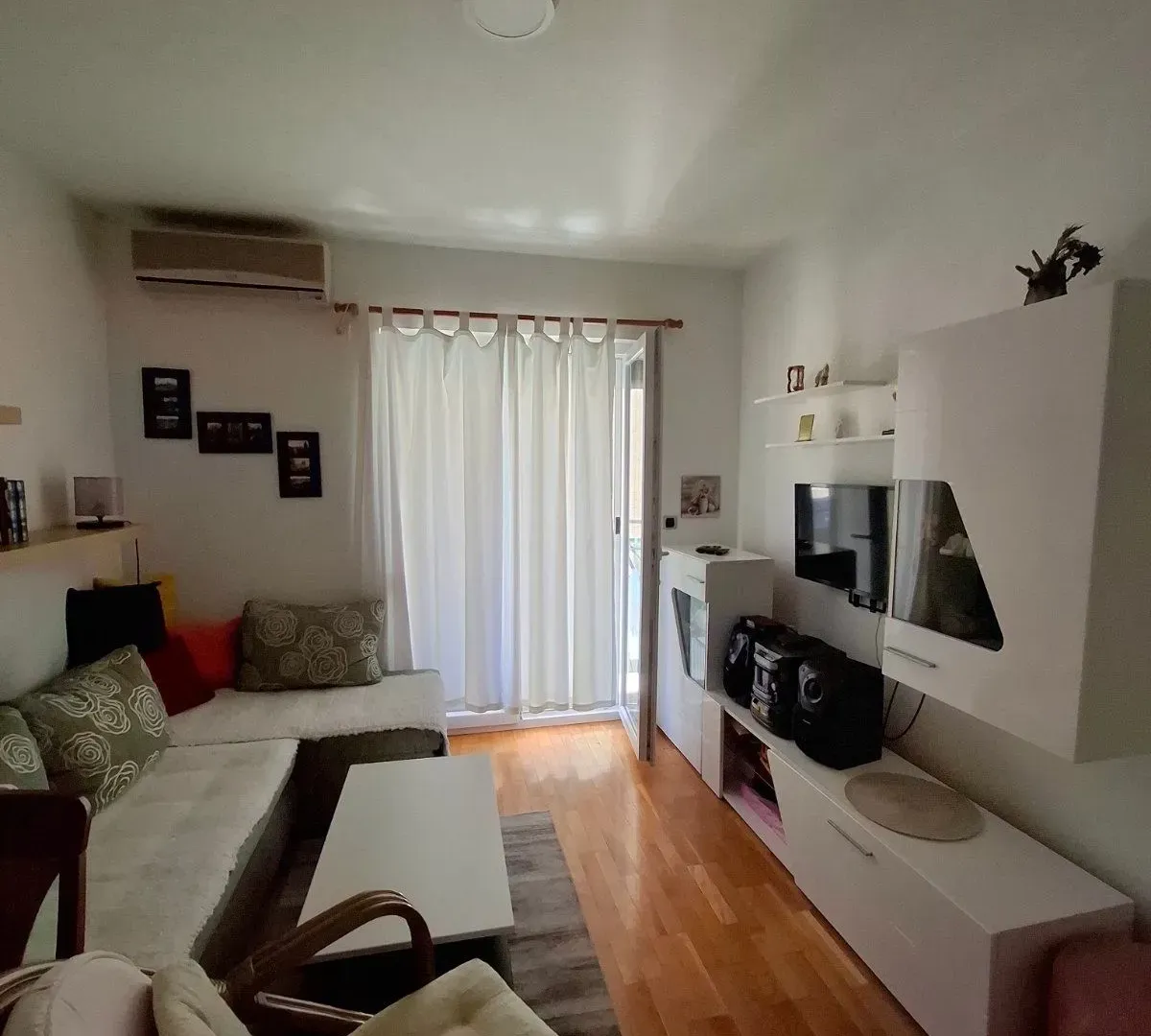 Rent, one bedroom apartment, 35m², Lazi, Budva