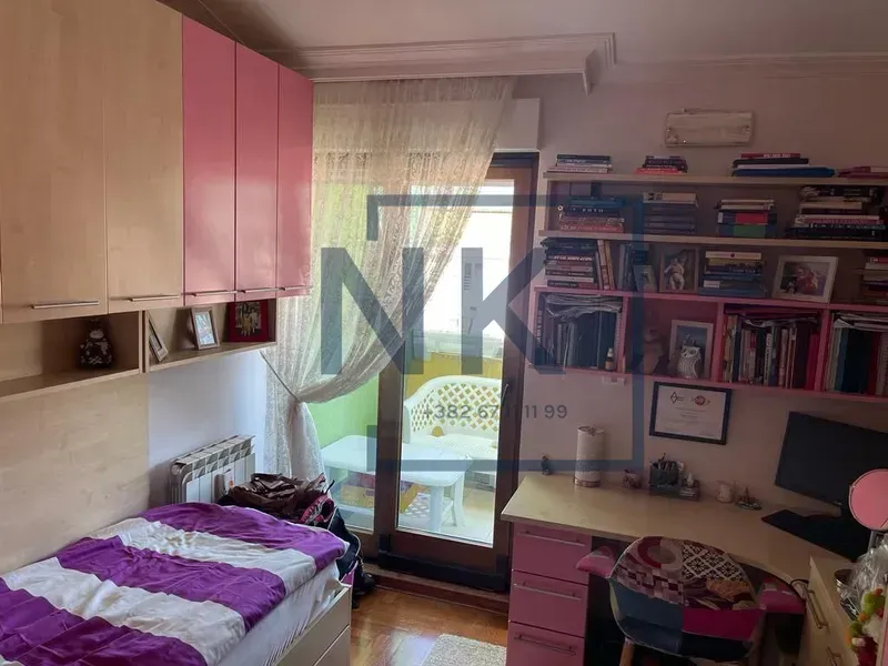 Rent, three bedroom apartment, 130m², Stari Aerodrom, Podgorica