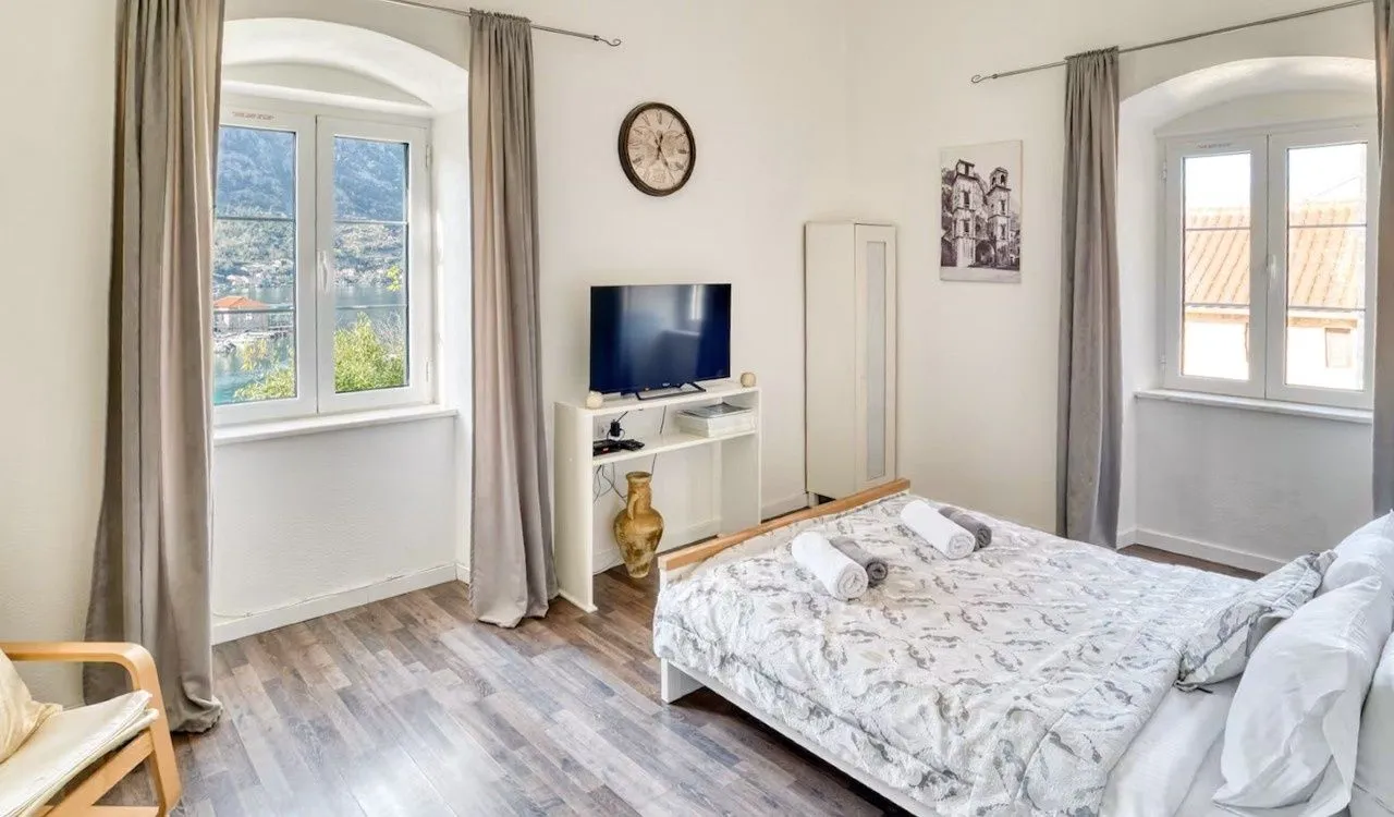 Sale, one bedroom apartment, 42m², Stari Grad Kotor, Kotor