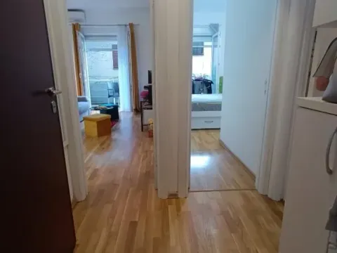 Rent, one bedroom apartment, 41m², Vezirov Most, Podgorica - image 11