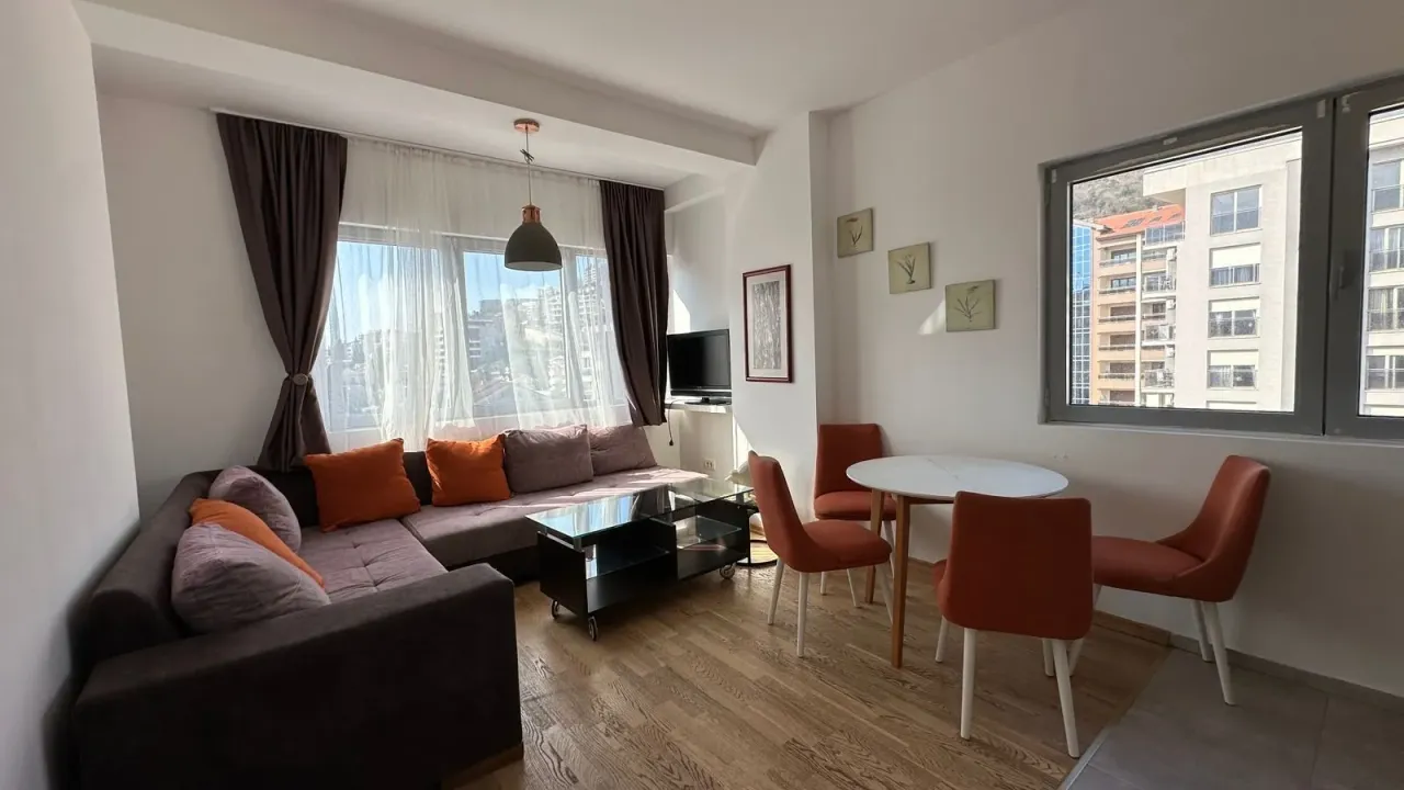 Rent, one bedroom apartment, 40m², Centar, Budva