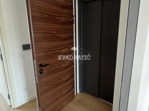 Sale, four bedroom apartment, 175m², Voždovac Sve Podlokacije, Beograd - image 6