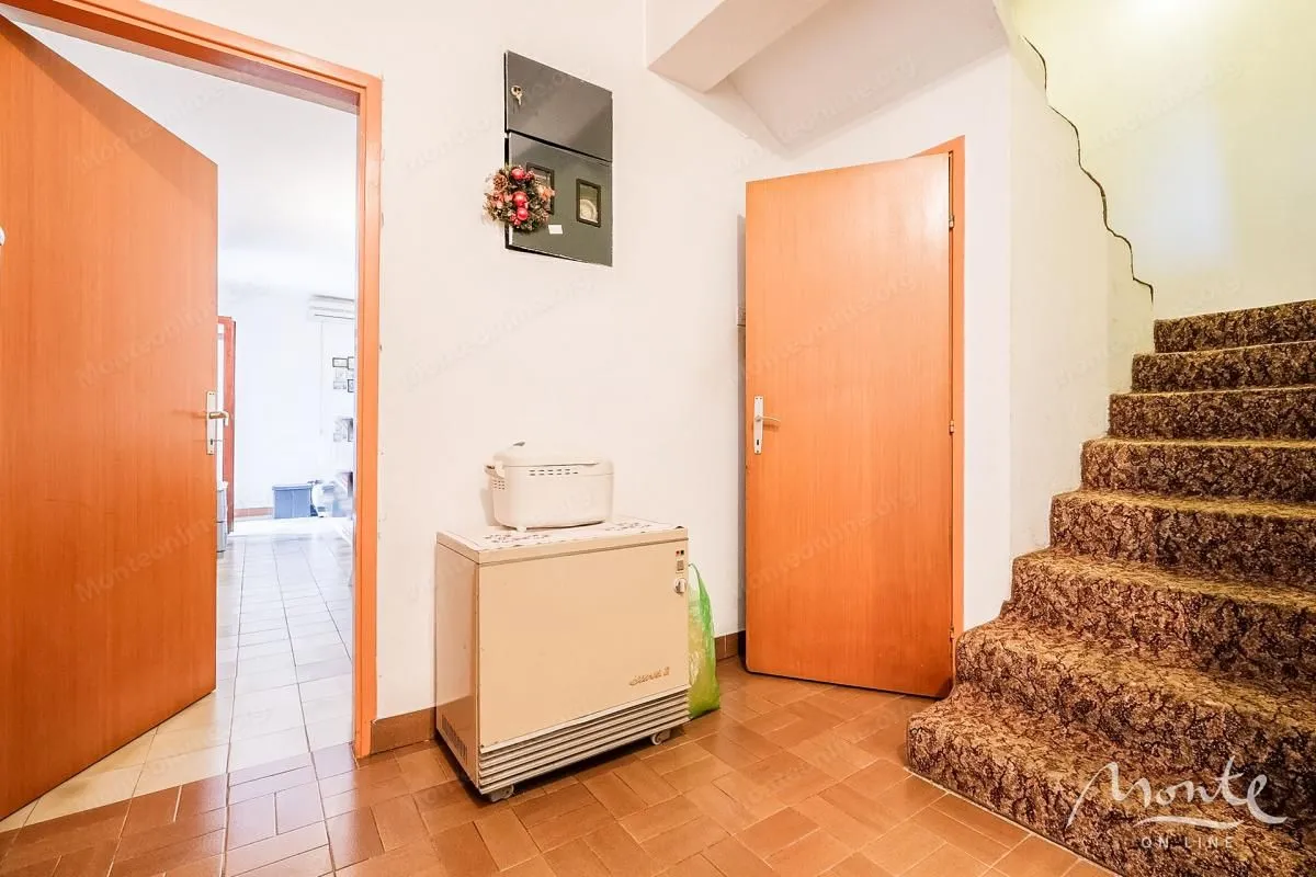 Prodaja, kuća, 250m², Dobrota, Kotor