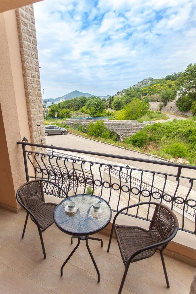 Sale, apartment, 140m², Kamenovo, Budva