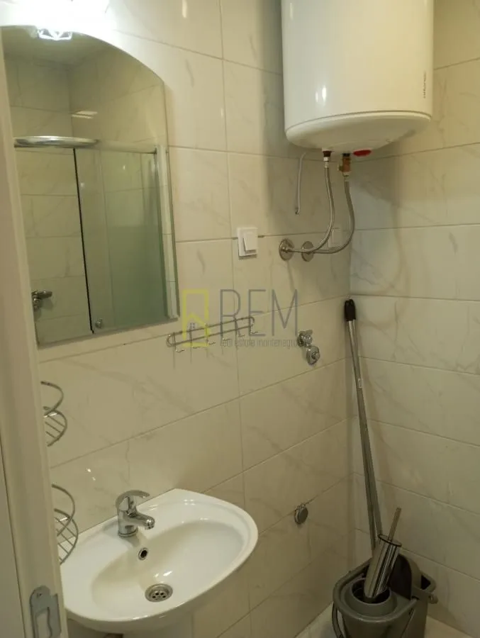 Prodaja, garsonjera, 27m², Podgorica, Crna Gora