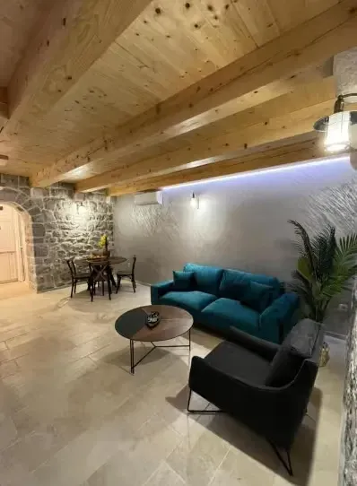 Rent, apartment, 60m², Kotor, Crna Gora