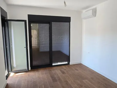 Prodaja, trosoban stan, 113m², Preko Morače, Podgorica - image 2