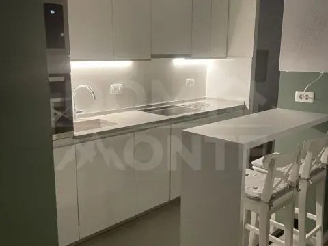 Rent, two bedroom apartment, 70m², Tivat, Crna Gora - image 7