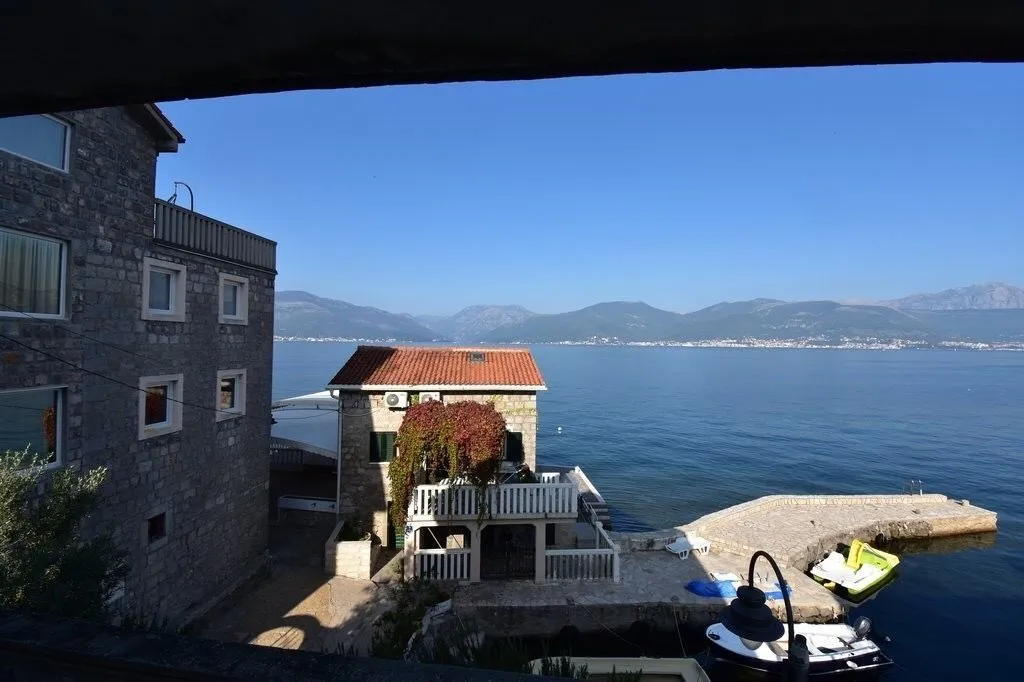Prodaja, kuća, 210m², Krašići, Tivat
