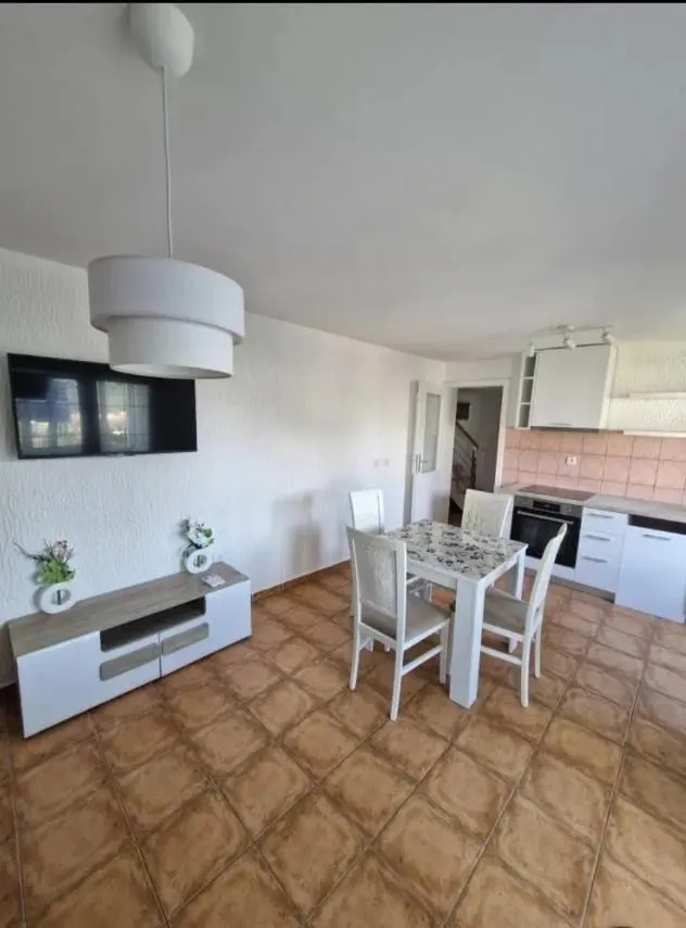 Sale, three bedroom apartment, 76m², Sutomore, Bar