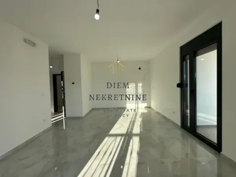 Izdavanje, jednosoban stan, 47m², Čeluga, Bar - image 11