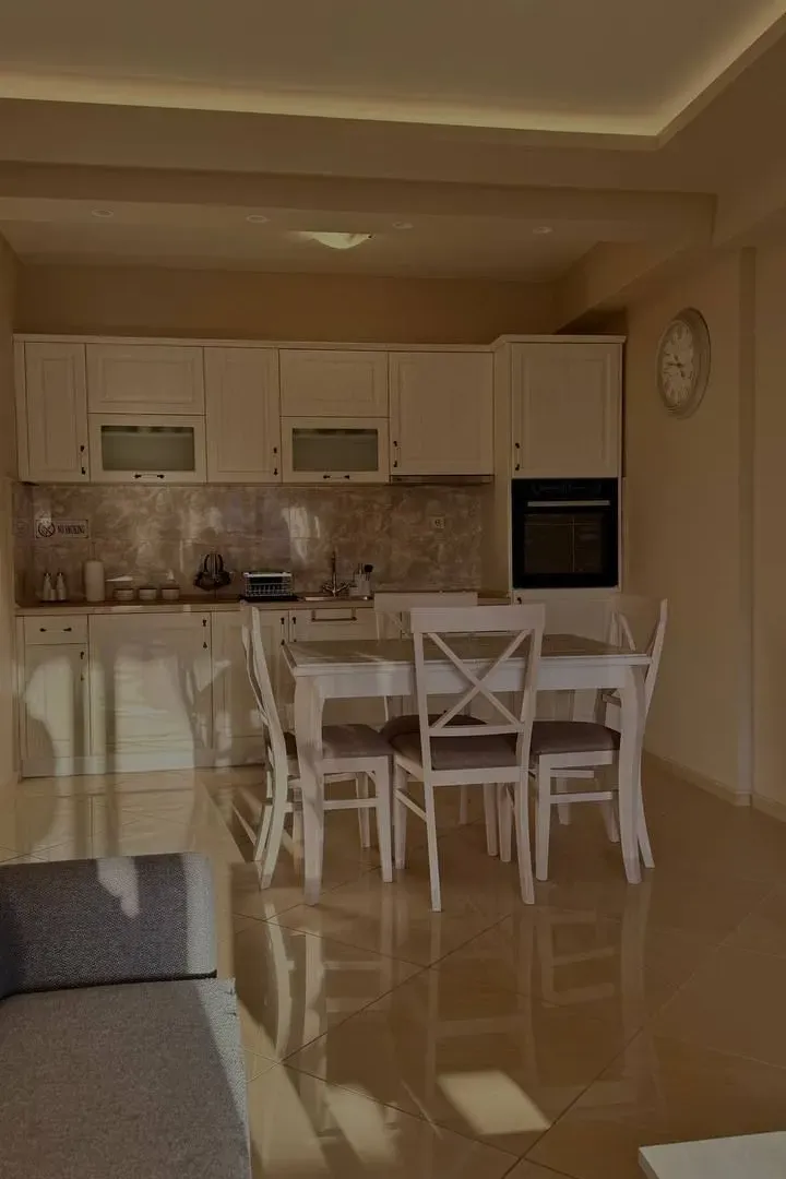 Rent, one bedroom apartment, 36m², Dobrota, Kotor