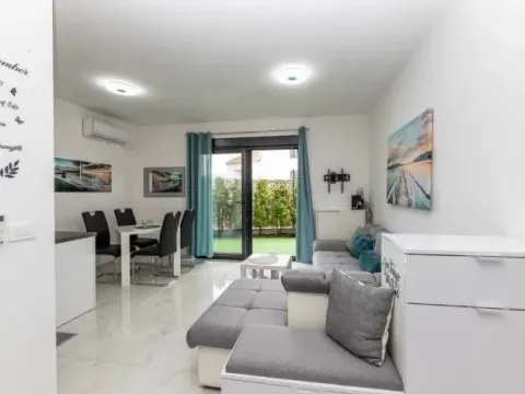 Prodaja, jednosoban stan, 52m², Đenovići, Herceg Novi - image 2