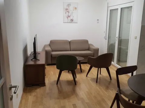 Izdavanje, stan, 44m², Blok 6, Podgorica - image 3