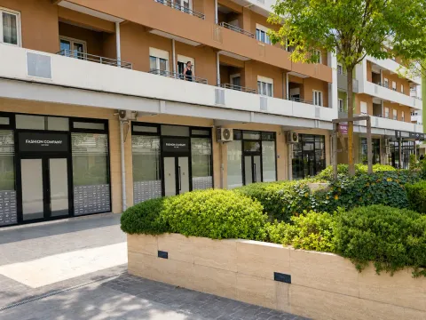 Rent, office space, 55m², Central Point, Podgorica - image 2