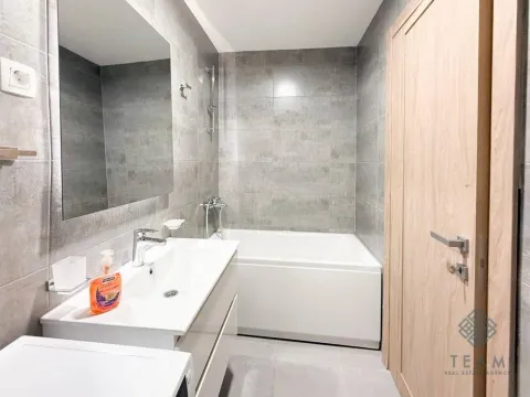 Izdavanje, dvosoban stan, 69m², Master Kvart, Podgorica - image 11