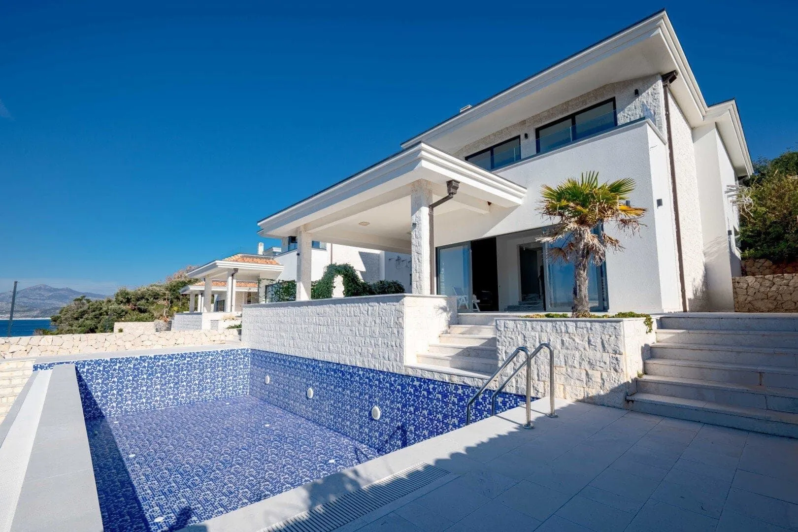 Prodaja, kuća, 370m², Utjeha, Bar