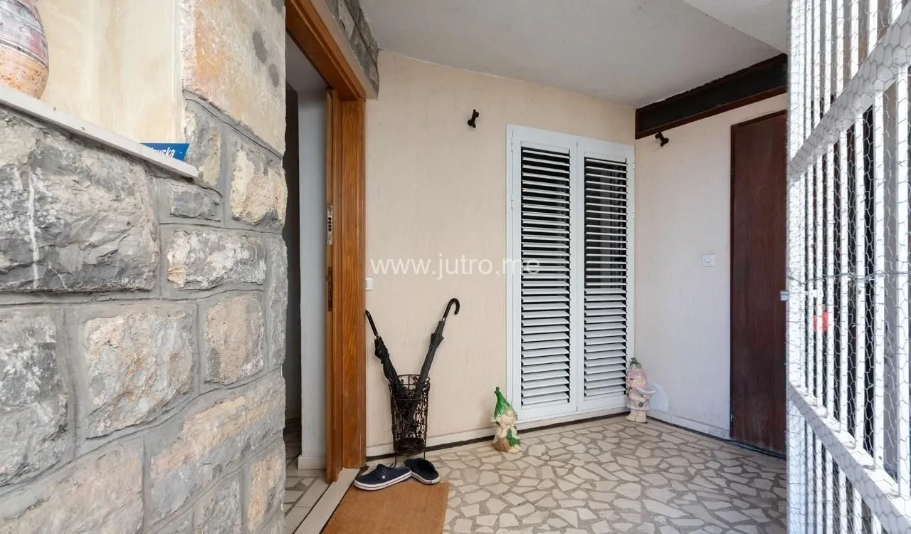 Prodaja, jednosoban stan, 62m², Donja Lastva, Tivat