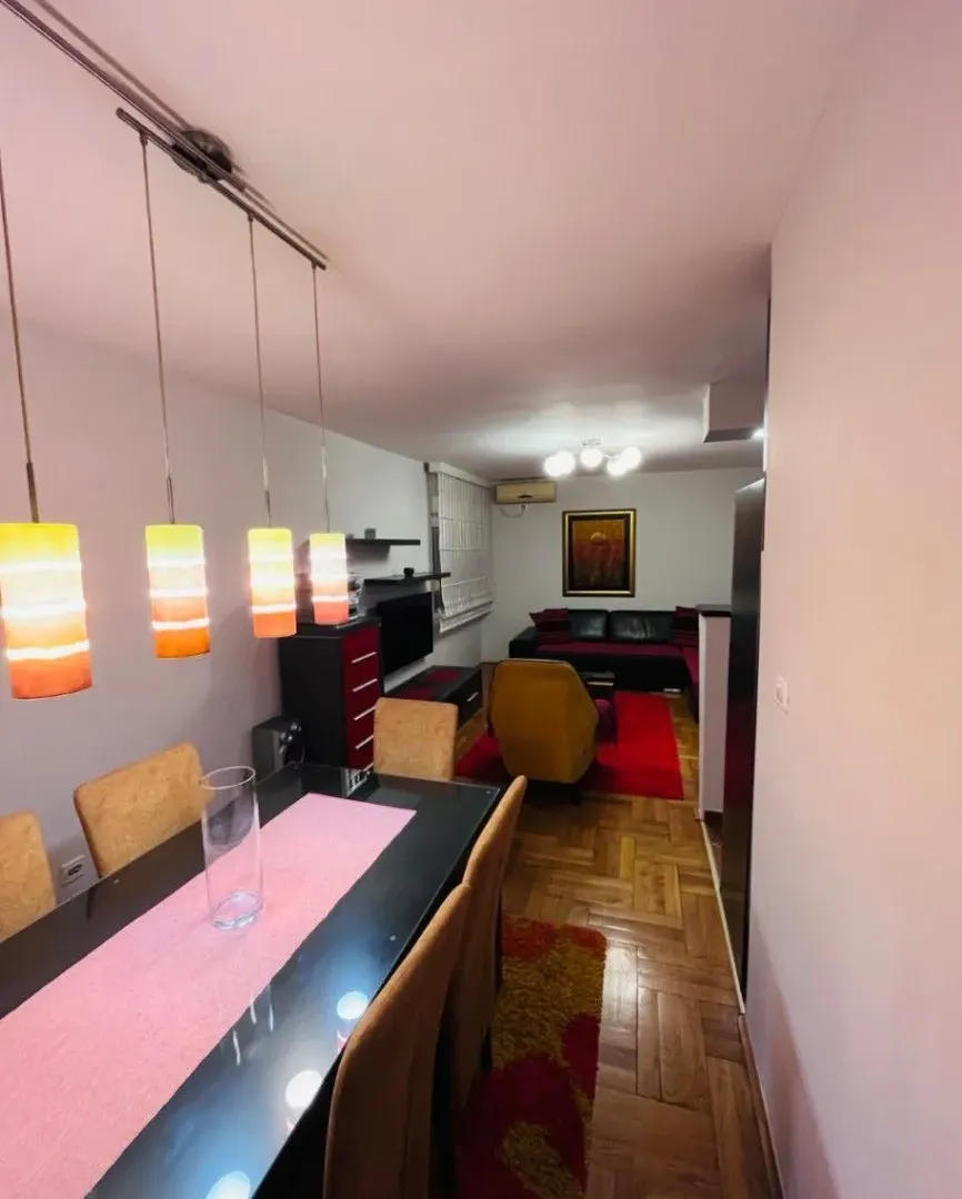 Izdavanje, dvosoban stan, 73m², Stari Aerodrom, Podgorica