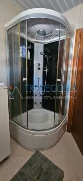 Kupatilo sa tuš kabinom. - image 6