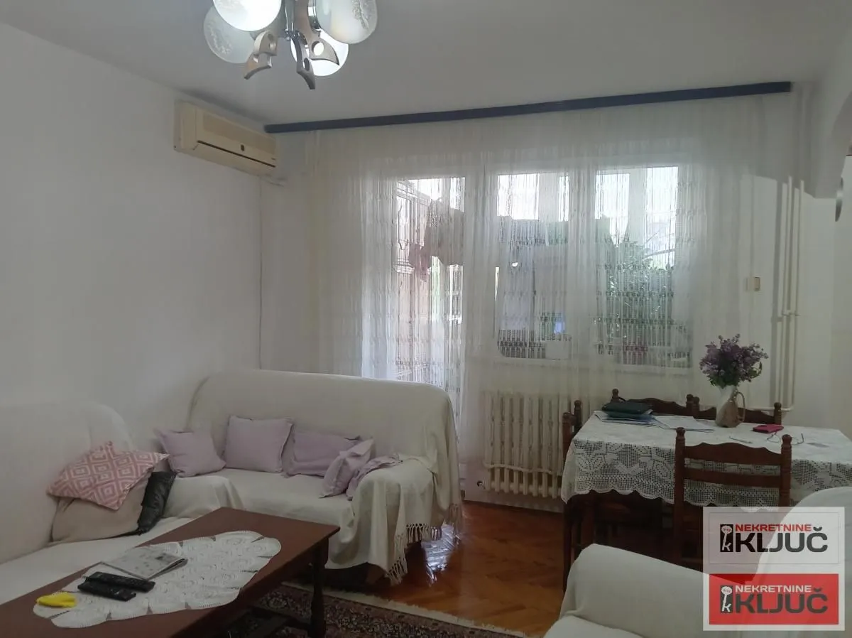 Prodaja, dvosoban stan, 52m², Rotkvarija, Novi Sad Sve Podlokacije