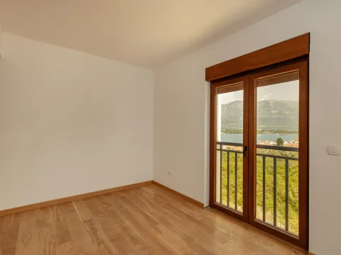 Sale, three bedroom apartment, 113m², Đuraševići, Tivat - image 14