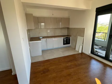 Rent, three bedroom apartment, 100m², Zagorič, Podgorica - image 5