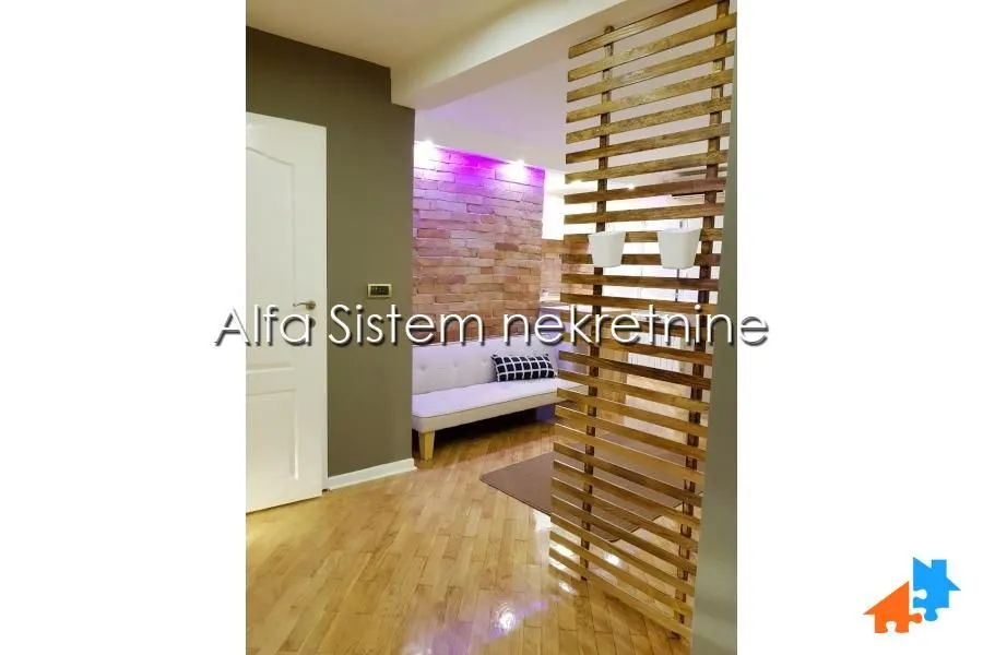 Izdavanje, trosoban stan, 69m², Stari Grad, Beograd