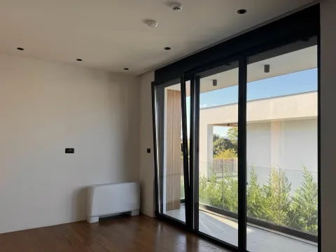 Prodaja, kuća, 262m², Donja Gorica, Podgorica - image 10