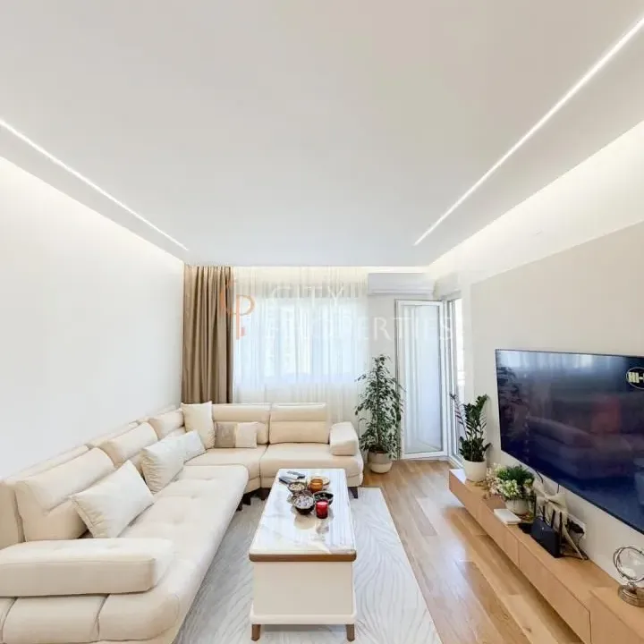 Izdavanje, stan, 50m², Central Point, Podgorica