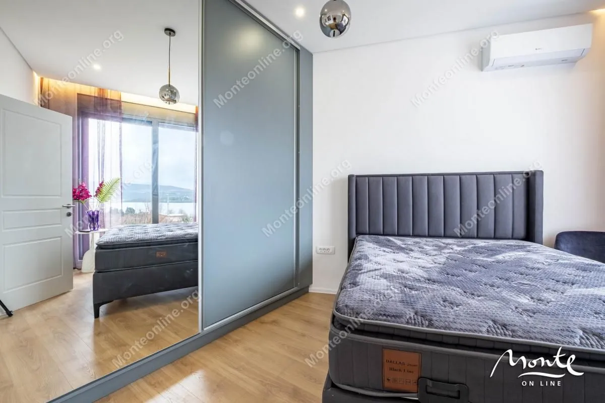 Prodaja, dvosoban stan, 76m², Tivat, Crna Gora