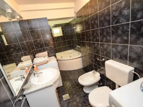 Sale, house, 240m², Kotor, Crna Gora - image 3