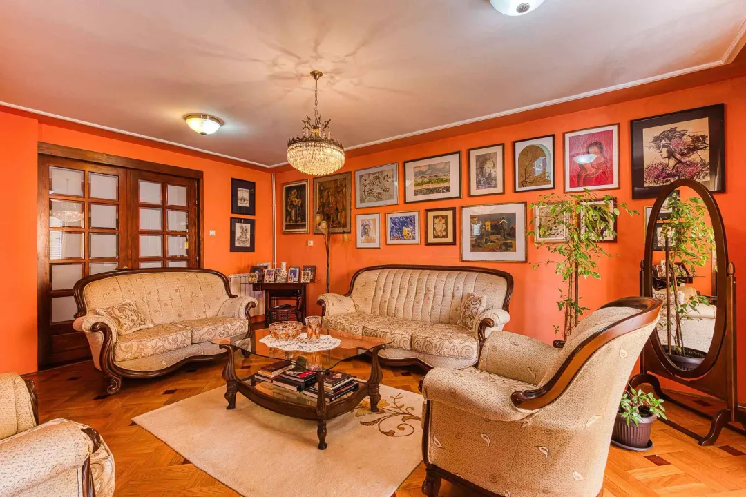 Sale, house, 330m², Bar, Crna Gora