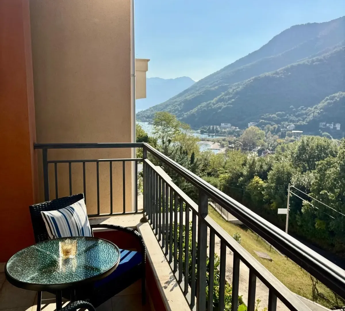 Sale, one bedroom apartment, 59m², Morinj, Kotor