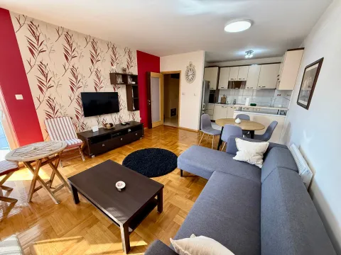 Izdavanje, trosoban stan, 85m², Pobrežje, Podgorica - image 8