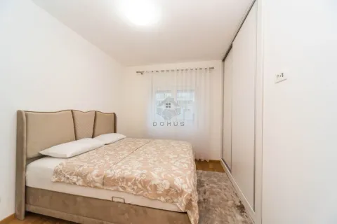 Rent, two bedroom apartment, 55m², Stara Varoš, Podgorica - image 8