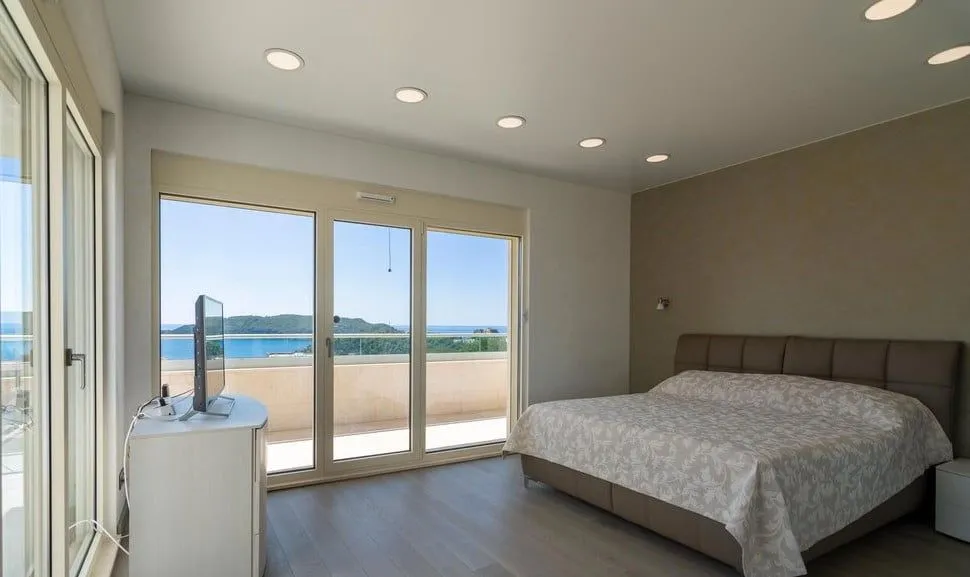Sale, house, 400m², Bečići, Budva