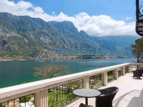 Prodaja, kuća, 497m², Prčanj, Kotor - image 11