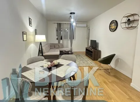 Izdavanje, jednosoban stan, 50m², Central Point, Podgorica - image 2