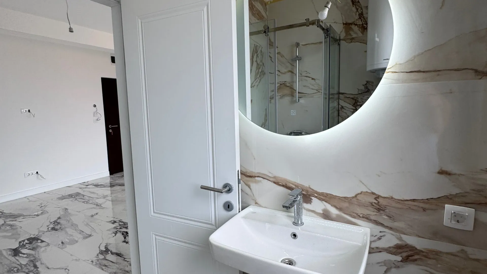 Prodaja, dvosoban stan, 54m², Radovići, Tivat