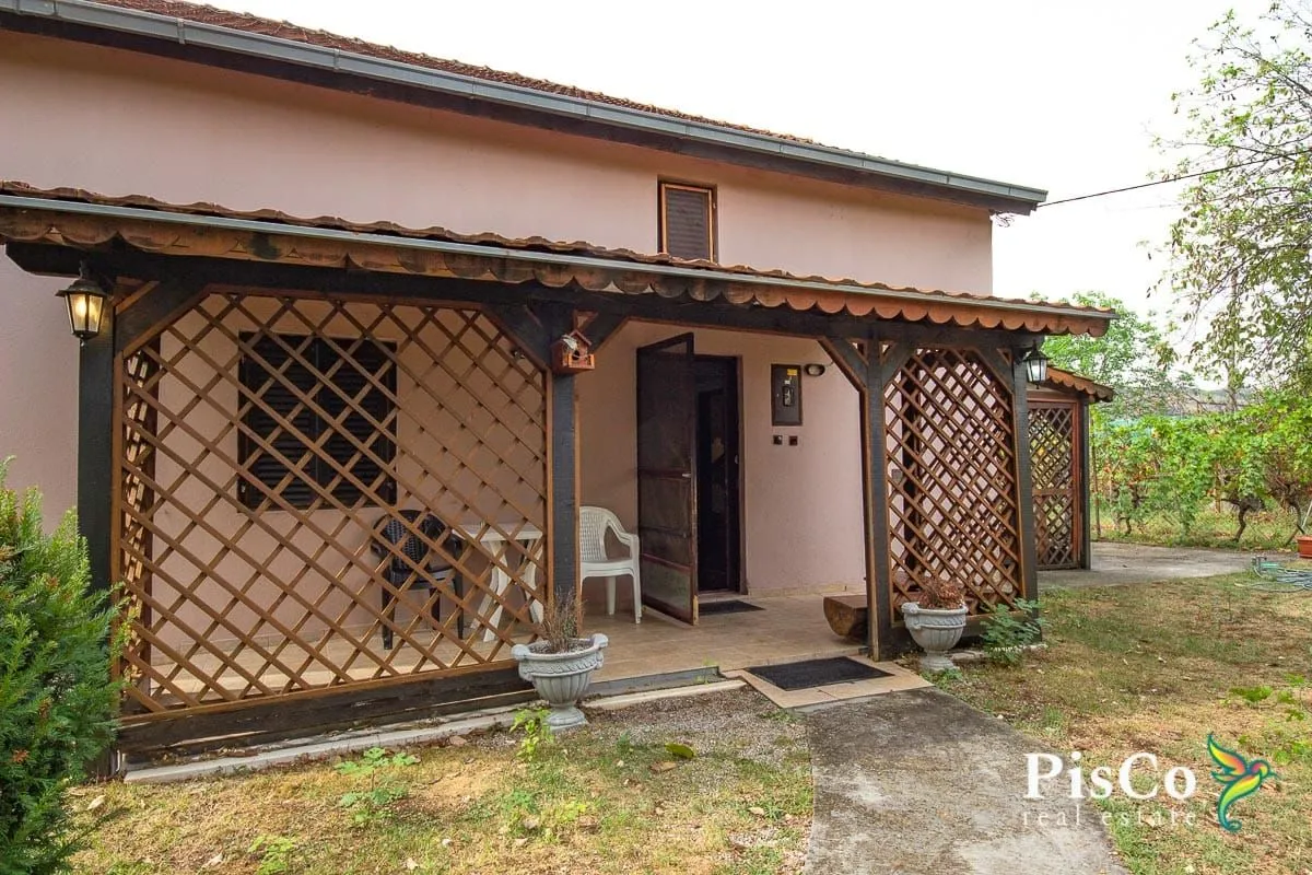 Prodaja, kuća, 100m², Donja Gorica, Podgorica