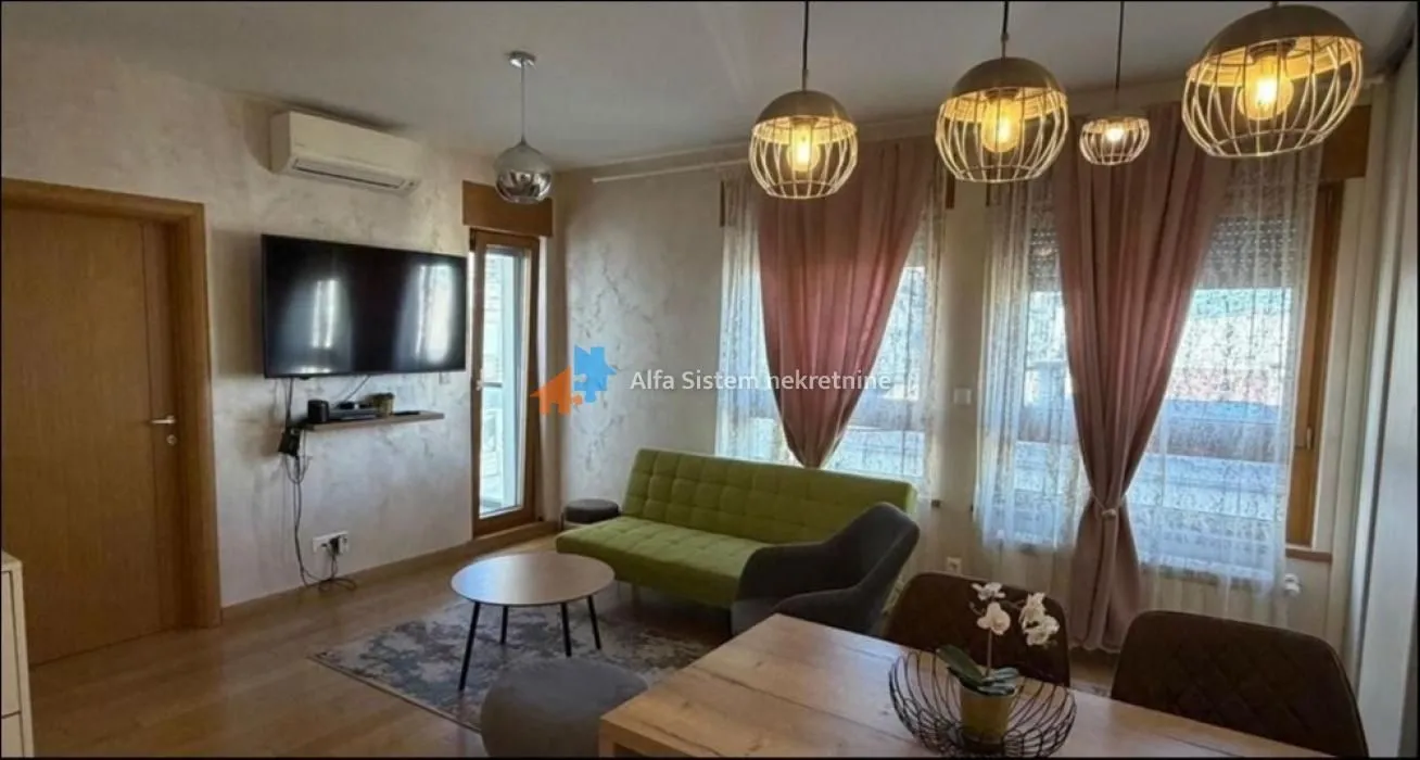 Izdavanje, stan, 41m², Vračar Sve Podlokacije, Beograd