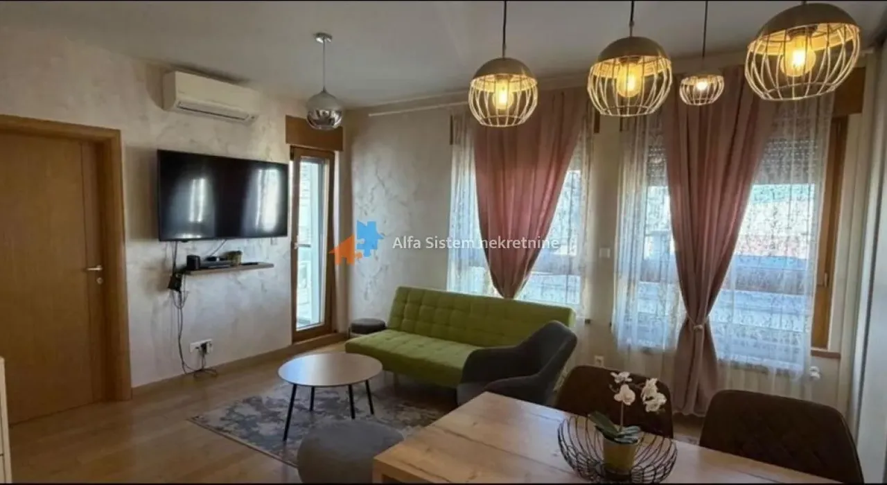 Izdavanje, stan, 41m², Vračar Sve Podlokacije, Beograd