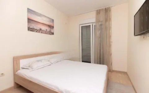 Izdavanje, jednosoban stan, 50m², City Kvart, Podgorica - image 2