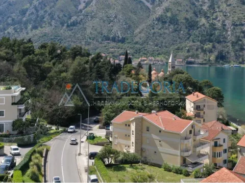 Prodaja, trosoban stan, 198m², Dobrota, Kotor