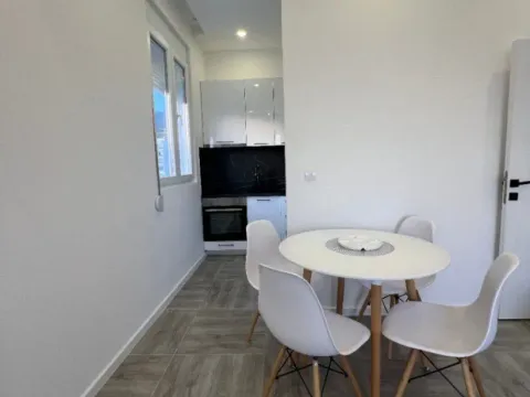 Izdavanje, stan, 45m², Šušanj, Bar - image 12