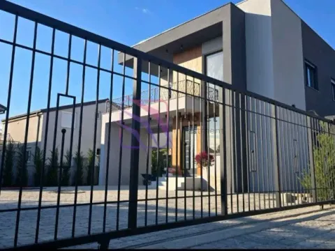 Stan in Tološi
