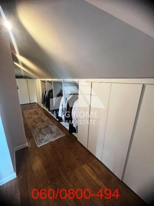 Prodaja, kuća, 290m², Radiofar, Surčin